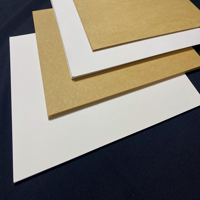 Placa de embalagem líquida em recipientes de leite e produtos lácteos