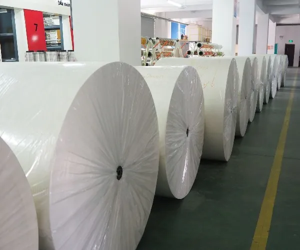 Os preços globais do papel aumentam no terceiro trimestre de 2025: Golden Paper responde com estabilidade e fornecimento confiável